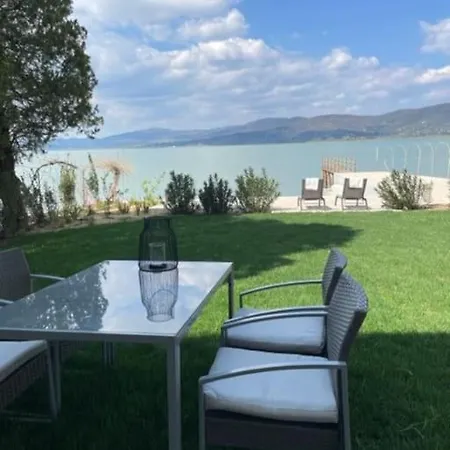 The Boathouse, At The * Magione