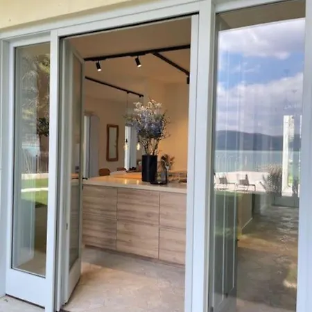 Сasa de vacaciones The Boathouse, At The